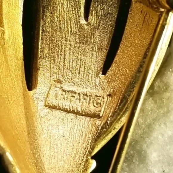 Trifari 1960s Tulip Flower Brooch - Picture 3 of 8